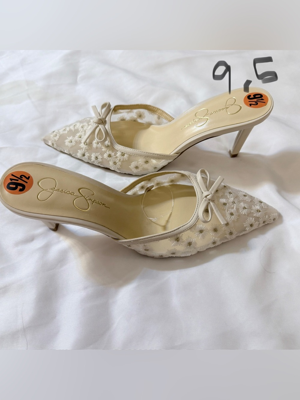 Jessica Simpson Cream Daisy Embroidered Pointed-Toe Mules